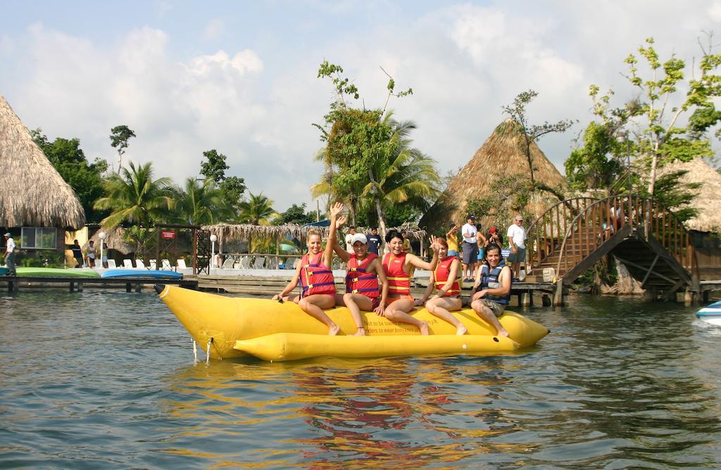 Hotel Mansion Del Rio Rio Dulce Exterior photo